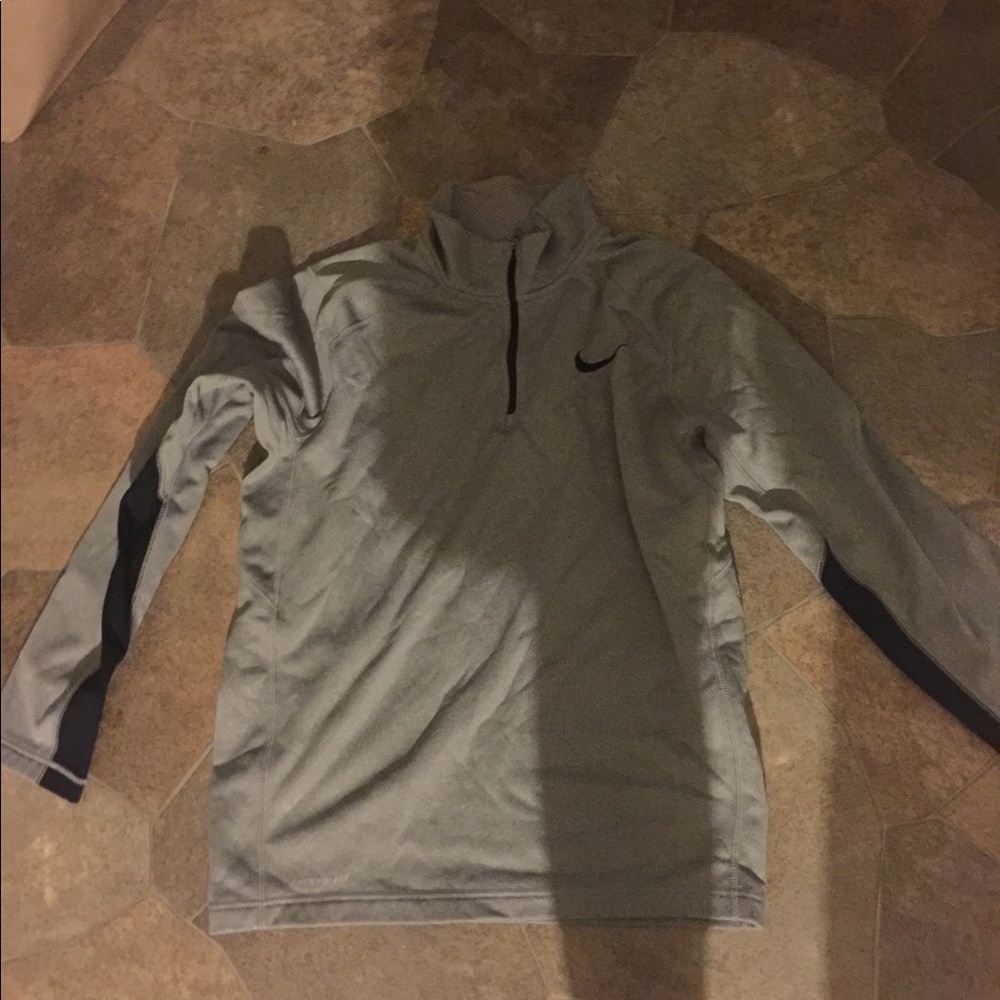 Nike sweat shirt (Matching joggers below)